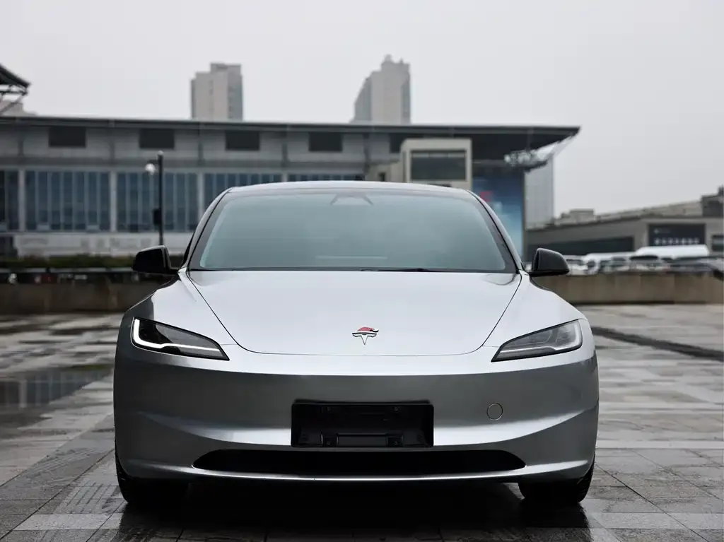 Tesla Model 3 — фото 2