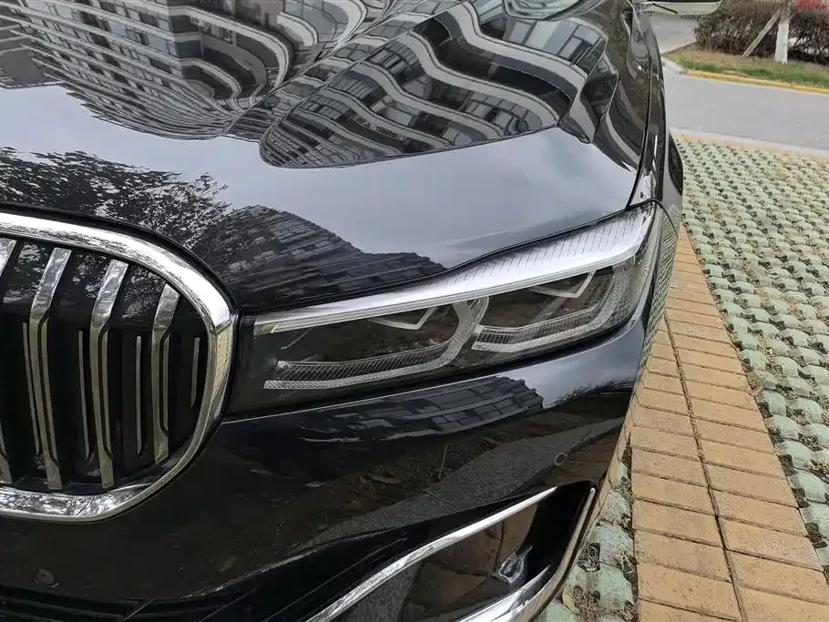BMW 7 Series — фото 10