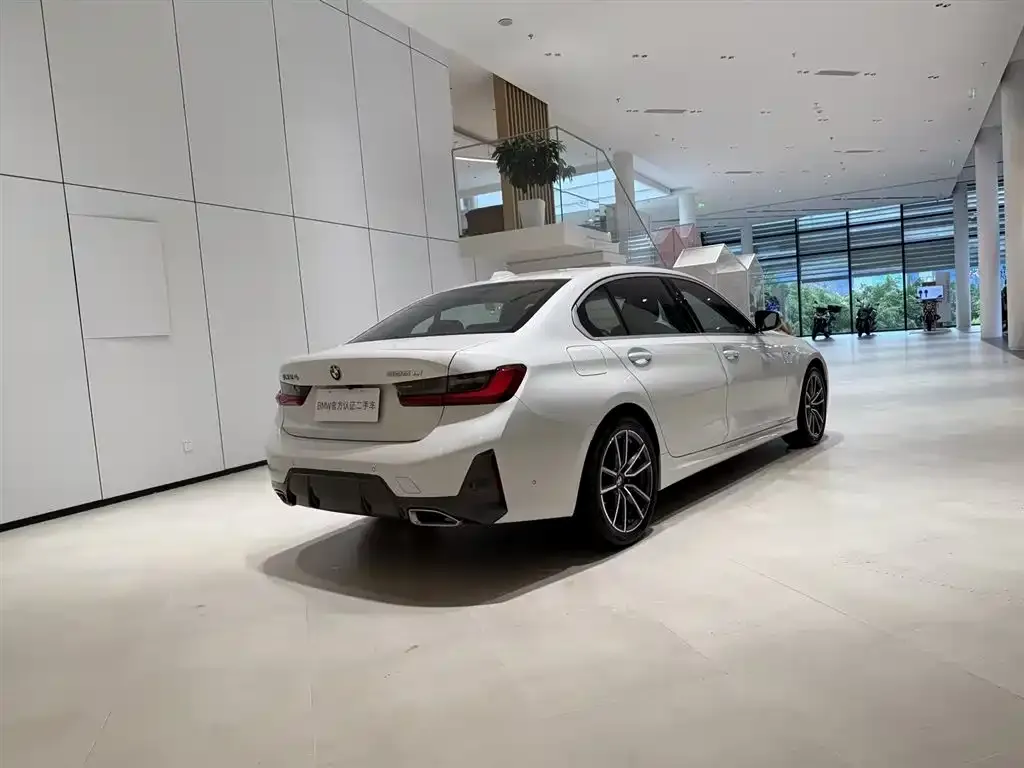 BMW 3 Series 2025 из CN, фото 2