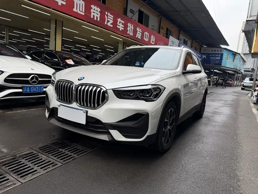 BMW X1 — фото 1
