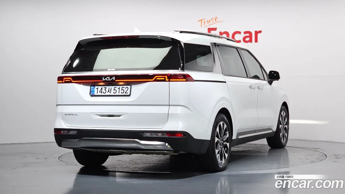 Kia Carnival — фото 10
