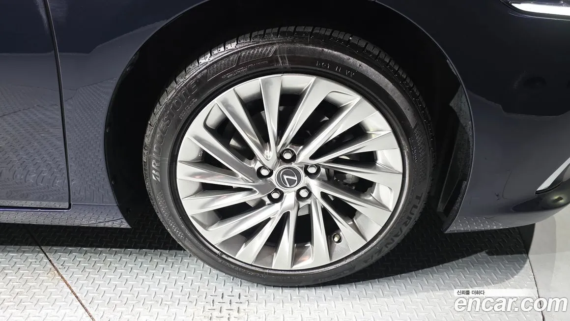Lexus ES 2023 из KR, фото 4
