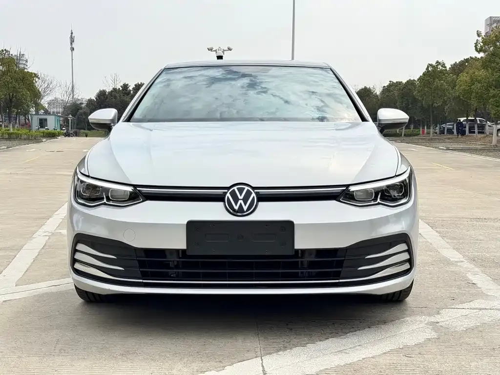 Volkswagen Golf — фото 10