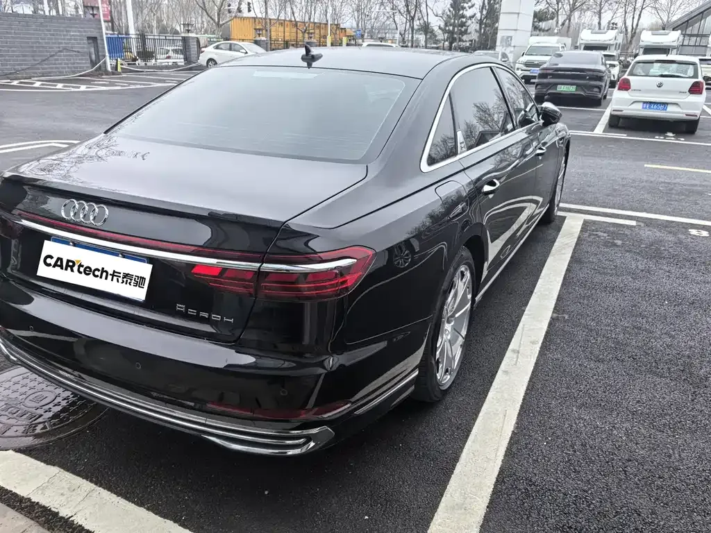Audi A8 2023 из CN, фото 3