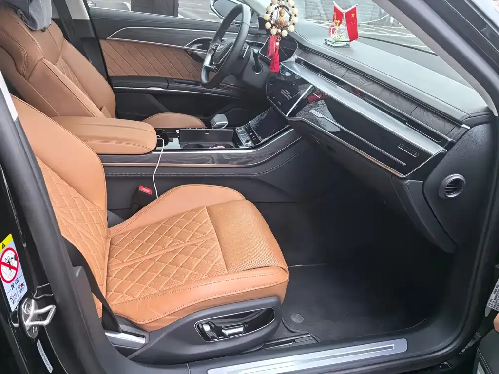 Audi A8 2023 из CN, фото 2