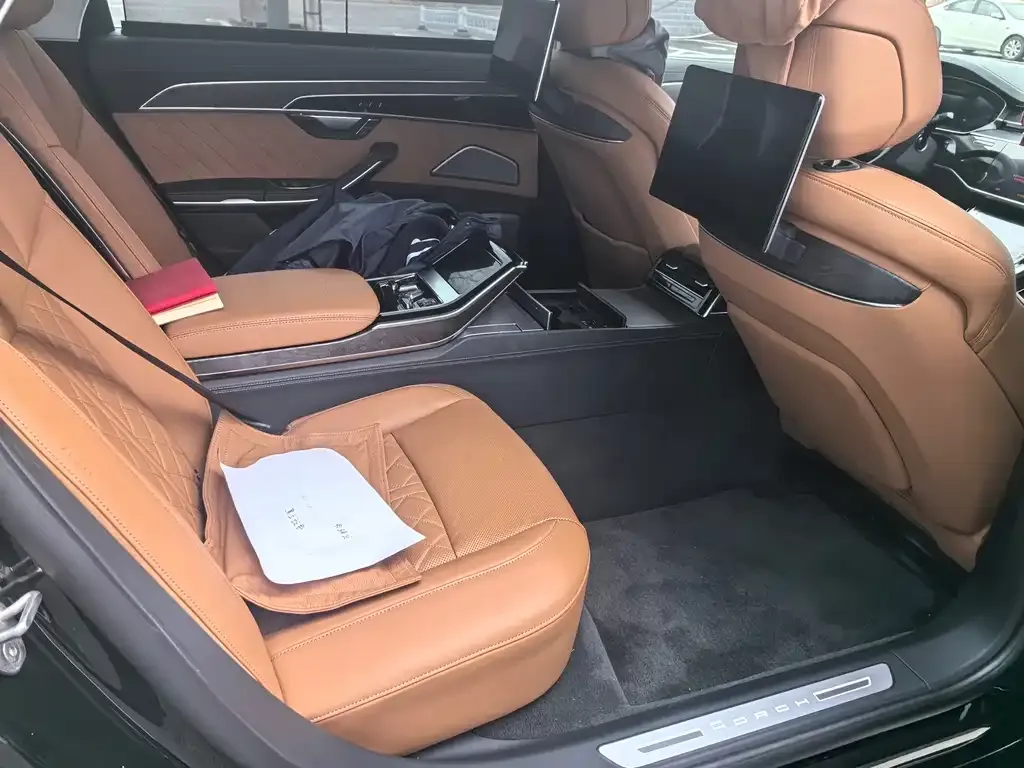 Audi A8 2023 из CN, фото 5
