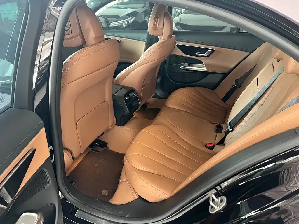 Mercedes-Benz E-Class (Import) — фото 2