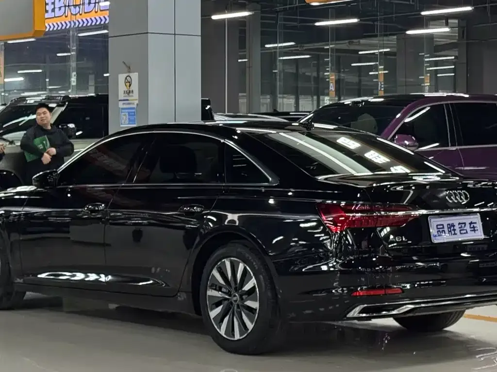 Audi A6L — фото 5