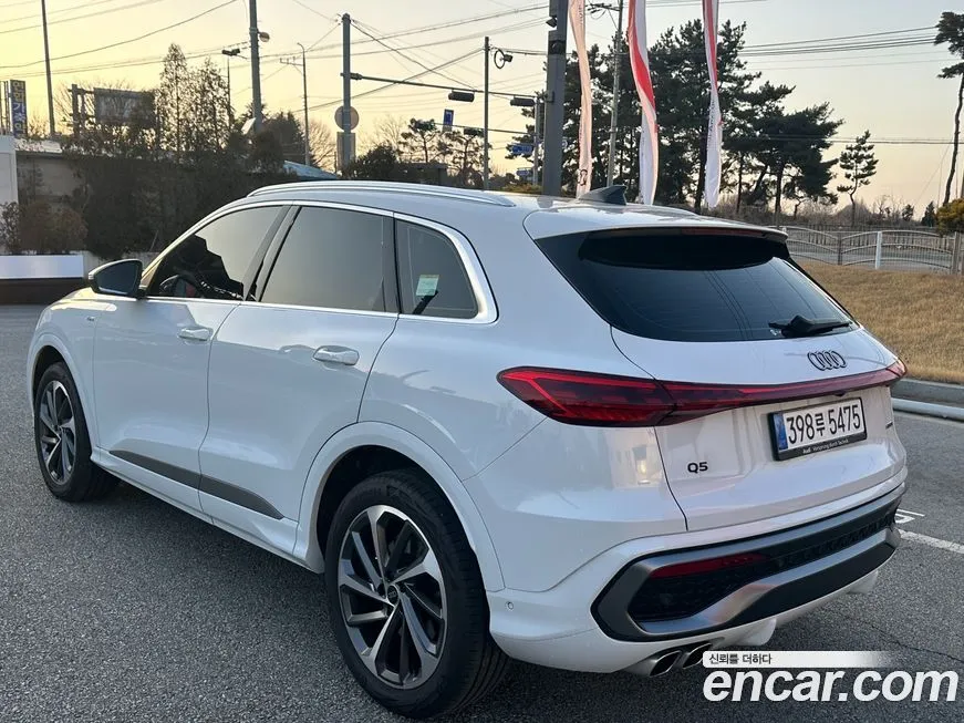 Audi Q5 2025 из KR, фото 8
