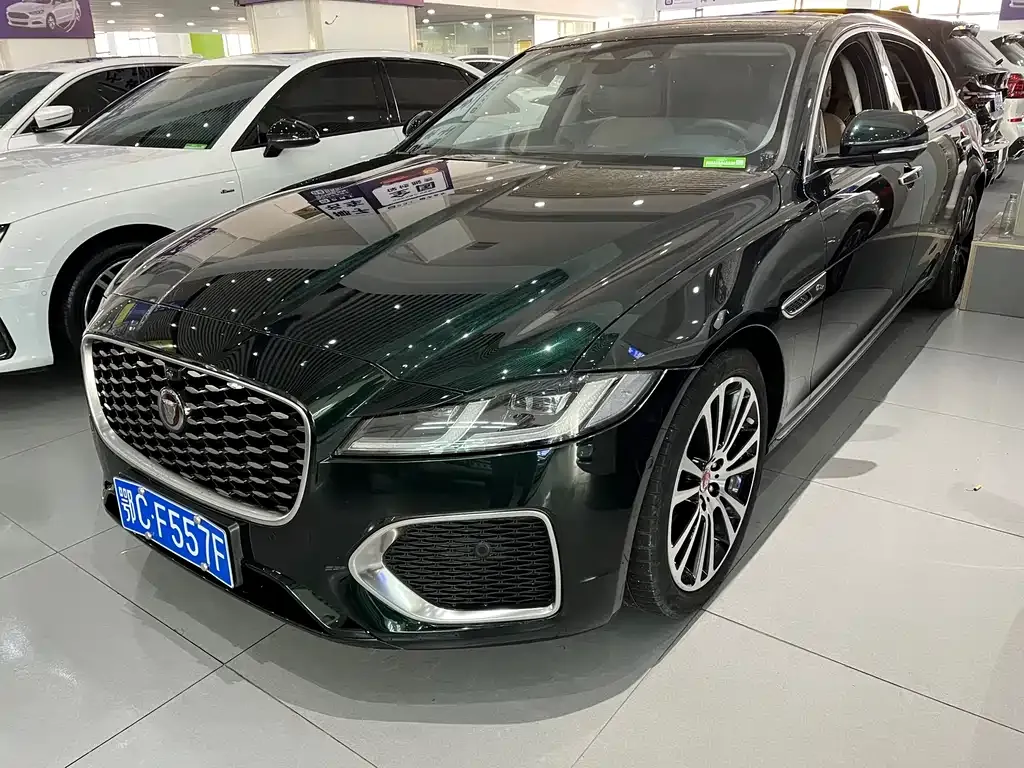 Jaguar XFL — фото 1