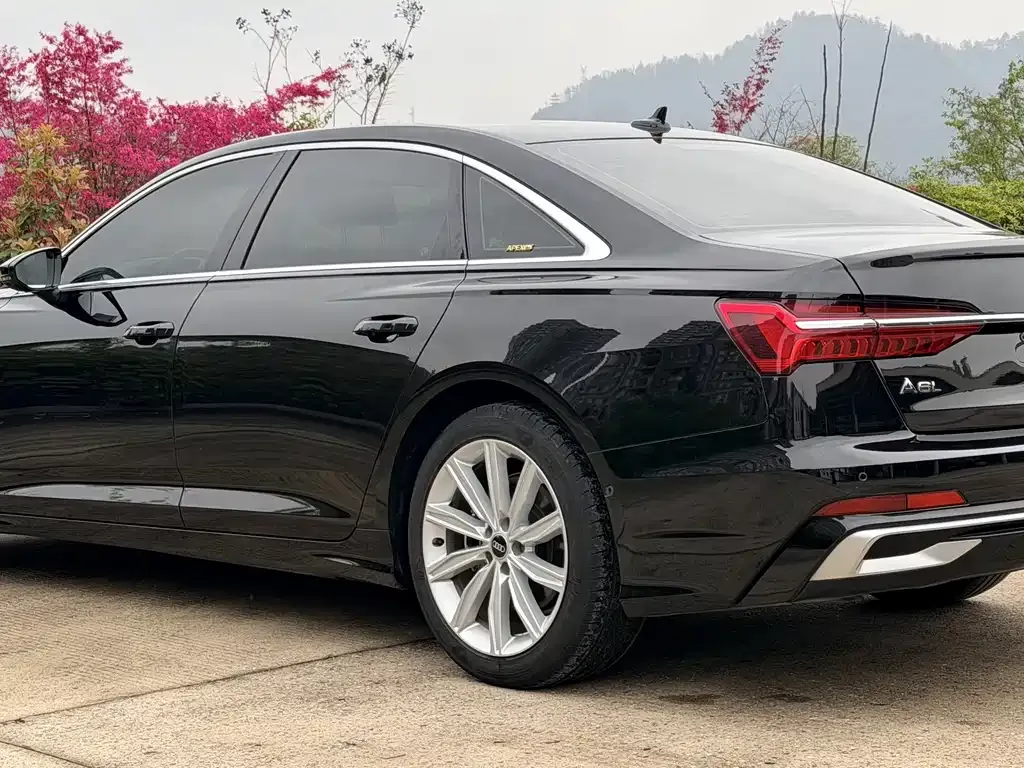 Audi A6L — фото 4