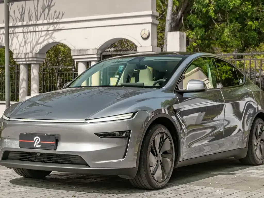 Tesla Model Y — фото 4