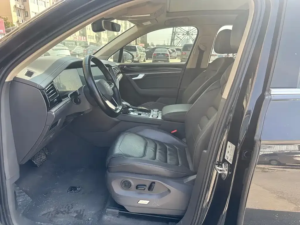 Volkswagen Touareg 2021 из CN, фото 3