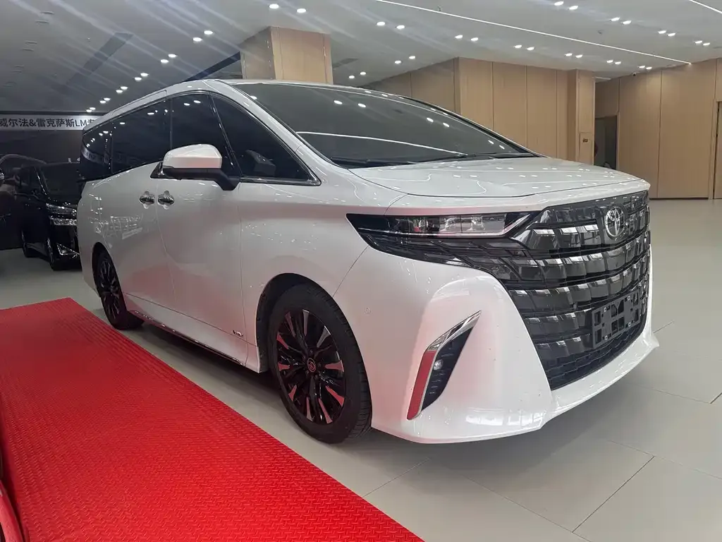 Toyota Alphard — фото 7