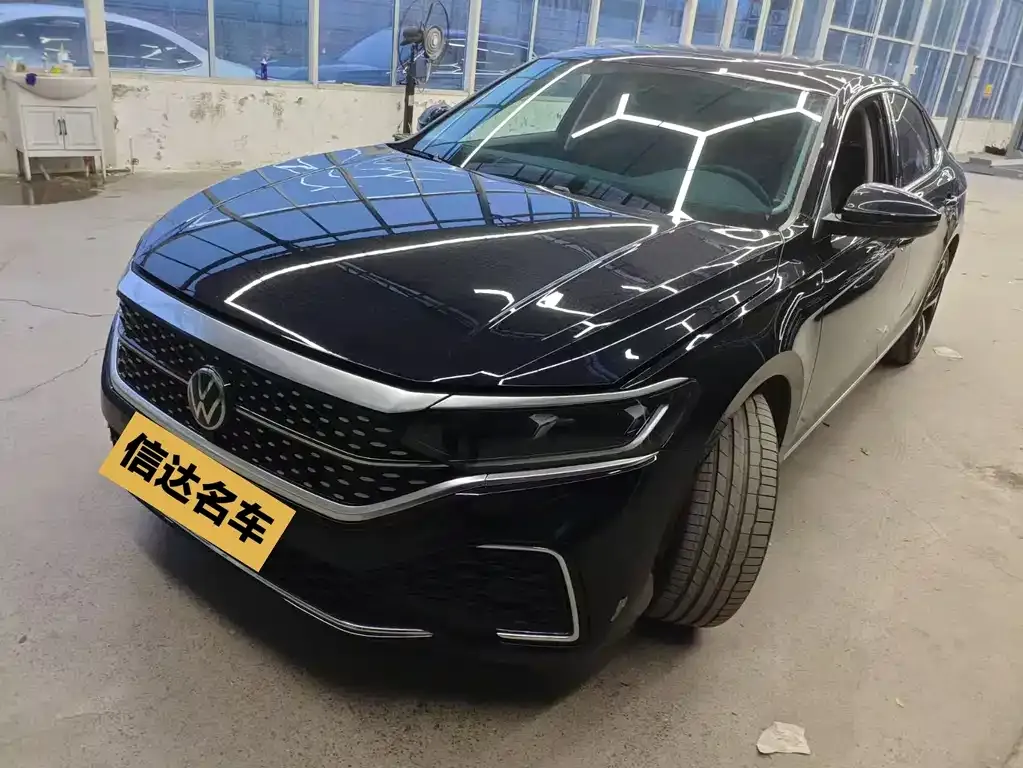 Volkswagen Passat — фото 1