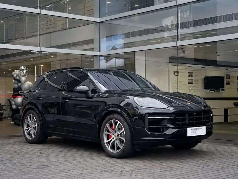 Porsche Cayenne Hybrid 2025 из CN, фото 7
