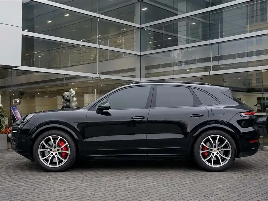 Porsche Cayenne Hybrid 2025 из CN, фото 9