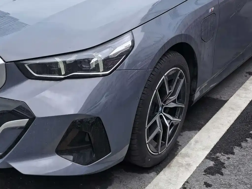 BMW i5 — фото 3