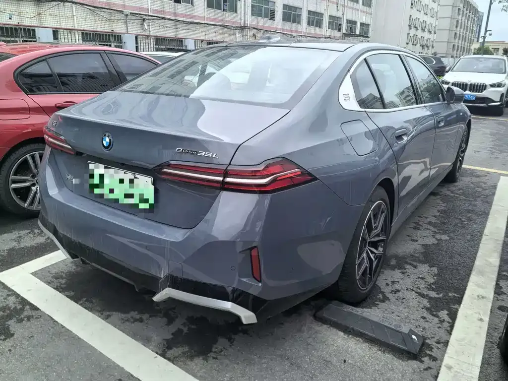 BMW i5 — фото 4