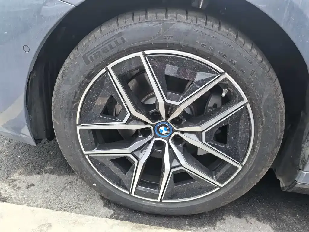 BMW i5 — фото 10
