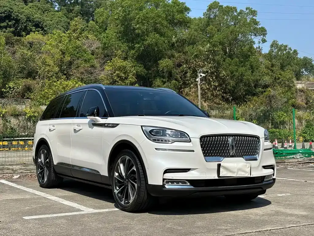 Lincoln Aviator — фото 9
