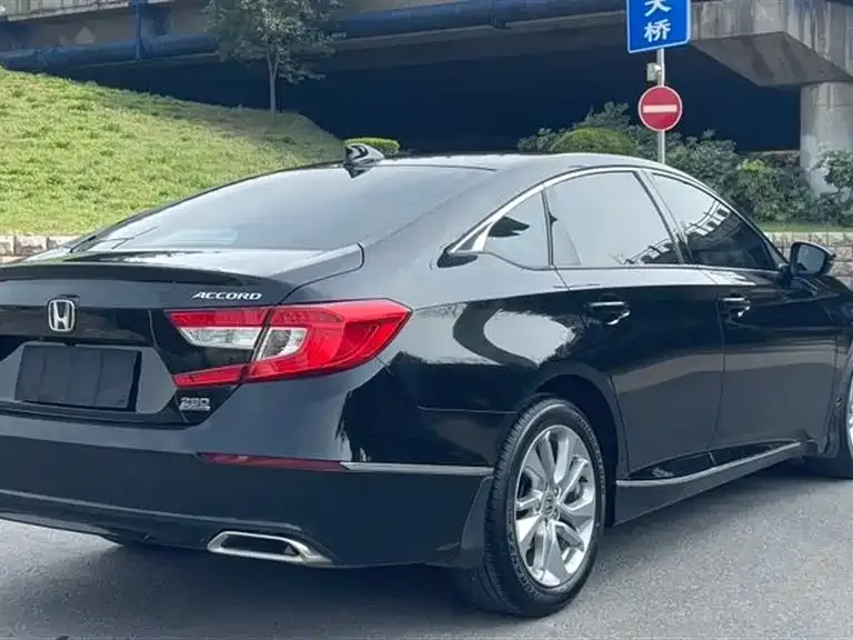Honda Accord — фото 3