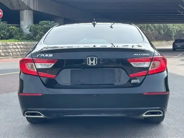 Honda Accord — фото 9