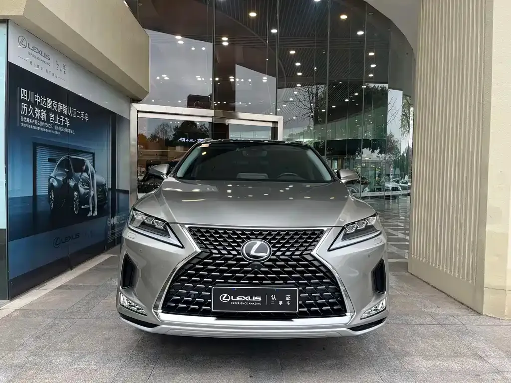 Lexus RX — фото 1