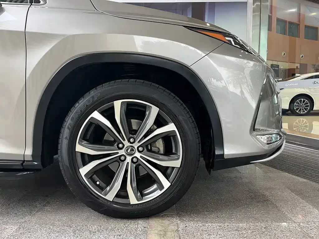 Lexus RX — фото 8