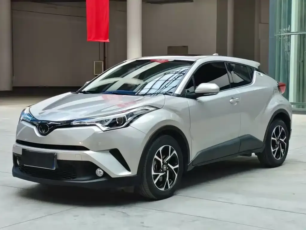 Toyota C-HR — фото 1