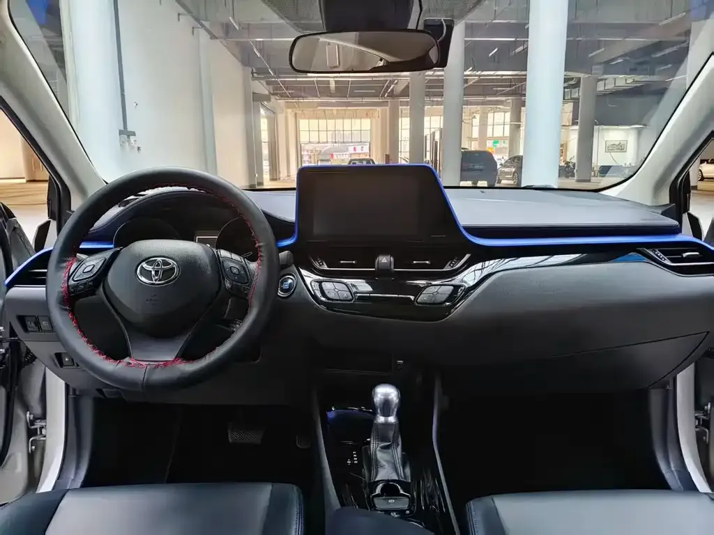 Toyota C-HR — фото 4