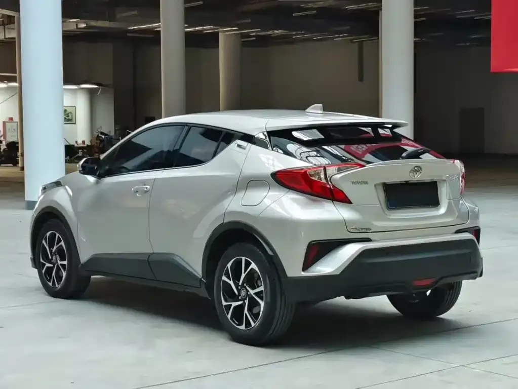 Toyota C-HR — фото 8