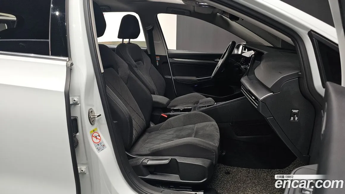 Volkswagen Golf 2022 из KR, фото 10