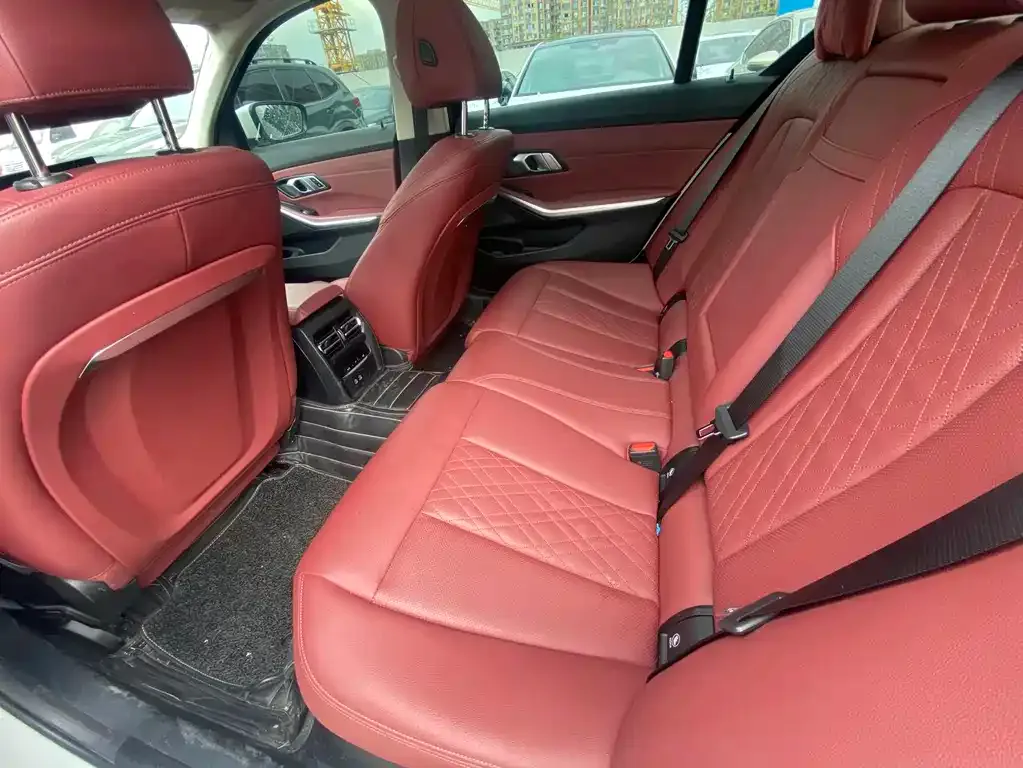 BMW 3 Series 2023 из CN, фото 7