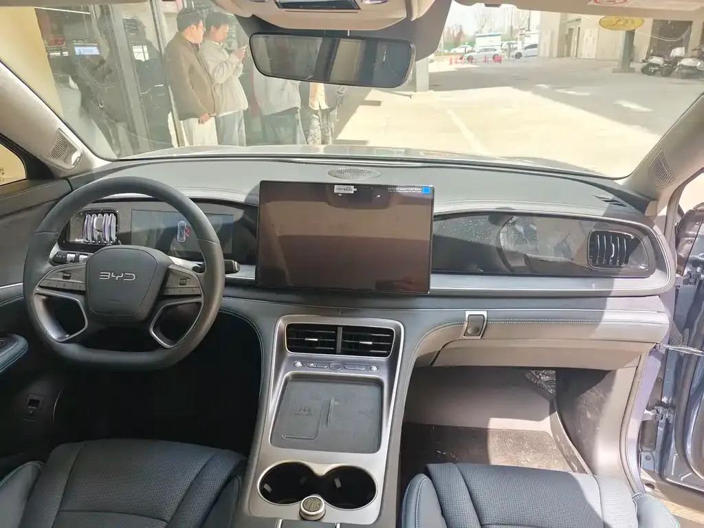 BYD Hiace 07 DM-i — фото 9