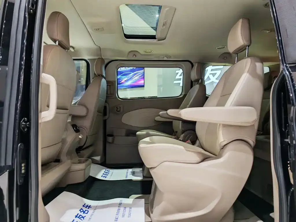 Ford Tourneo 2021 из CN, фото 2