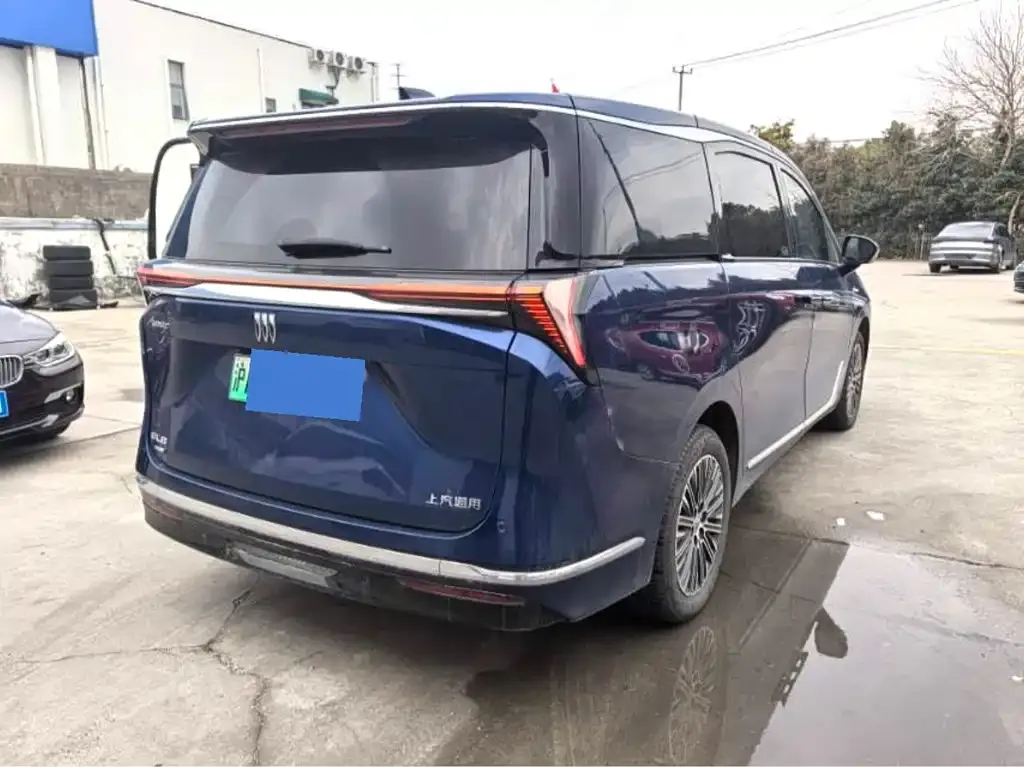 Buick GL8 Hybrid — фото 3