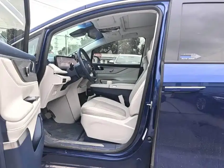 Buick GL8 Hybrid — фото 7