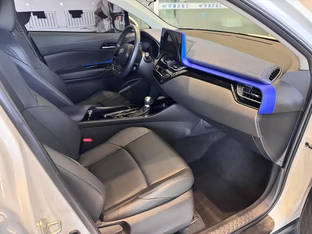 Toyota C-HR 2023 из CN, фото 7