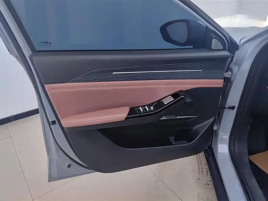 Geely Galaxy L6 — фото 10