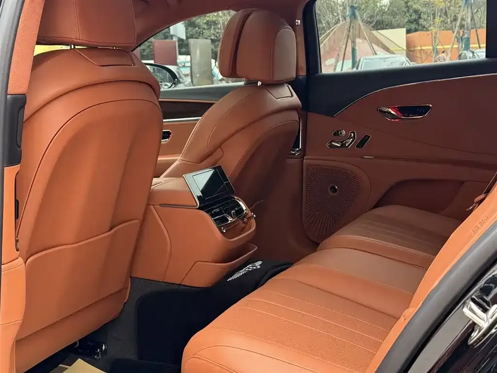 Bentley Flying Spur 2021 из CN, фото 8