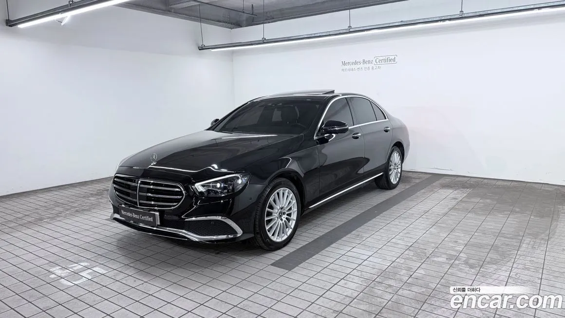Mercedes-Benz E-Class — фото 1