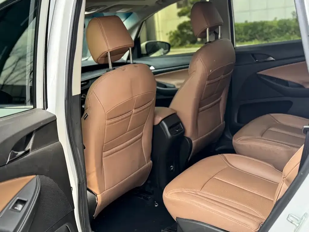 Buick GL6 2022 из CN, фото 8