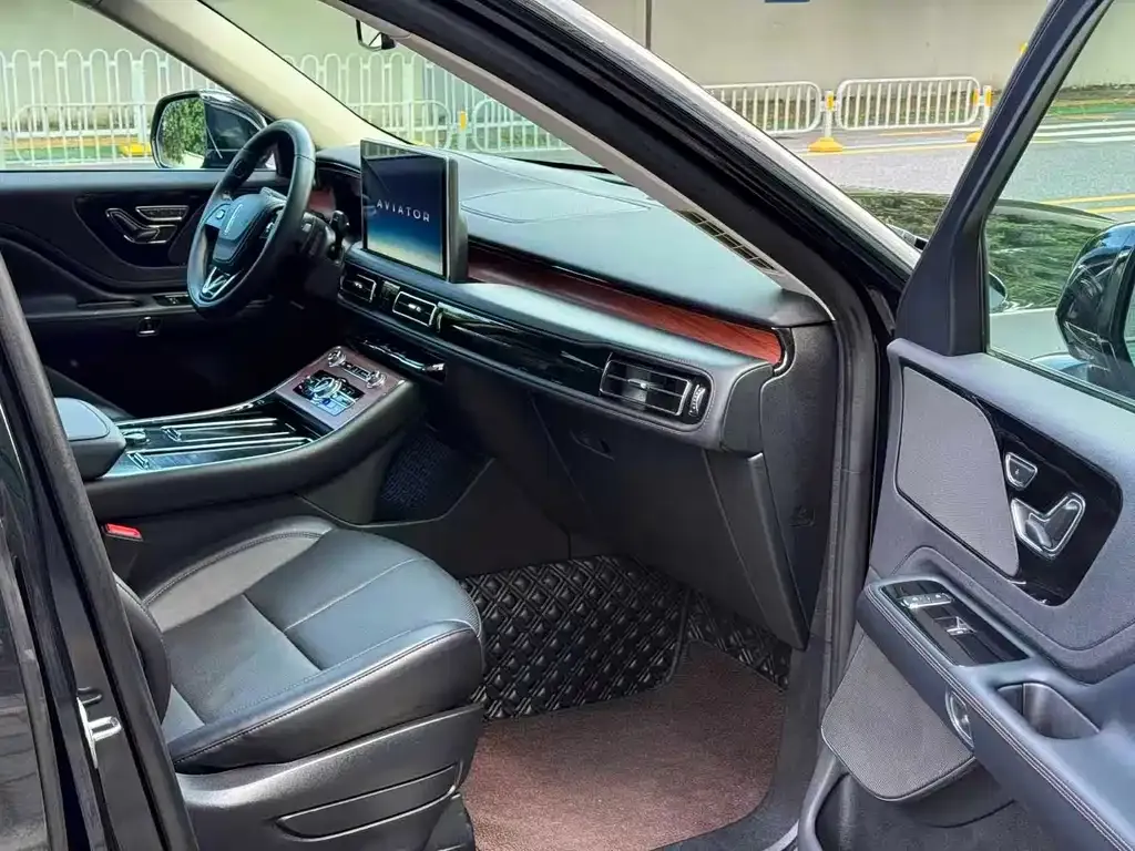 Lincoln Aviator 2021 из CN, фото 2