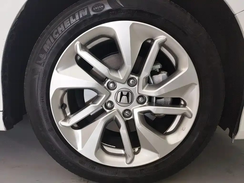 Honda Accord — фото 10