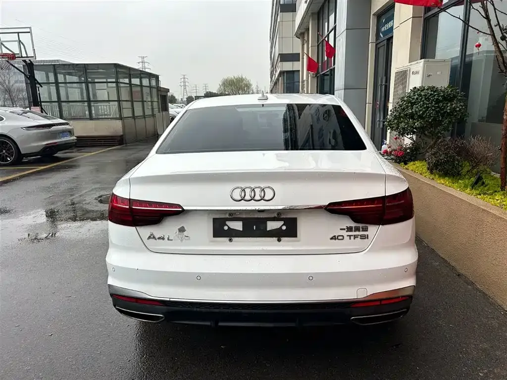 Audi A4L — фото 5