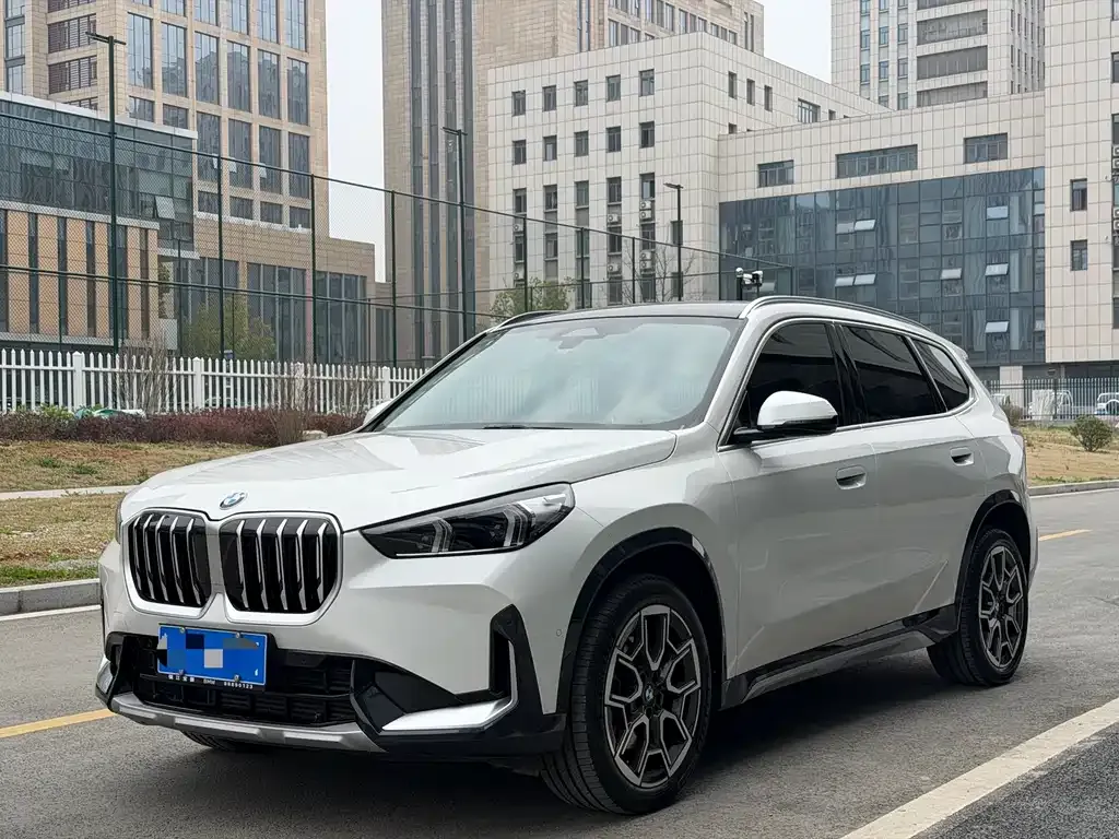 BMW X1 — фото 1
