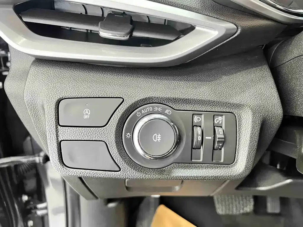Chevrolet Volando 2023 из CN, фото 10