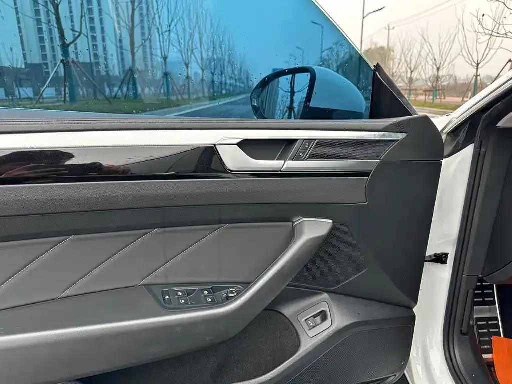 Volkswagen CC 2022 из CN, фото 4