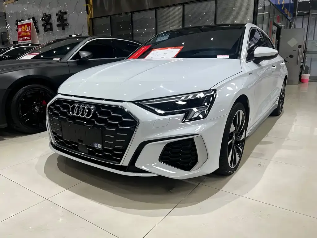 Audi A3 2023 из CN, фото 1